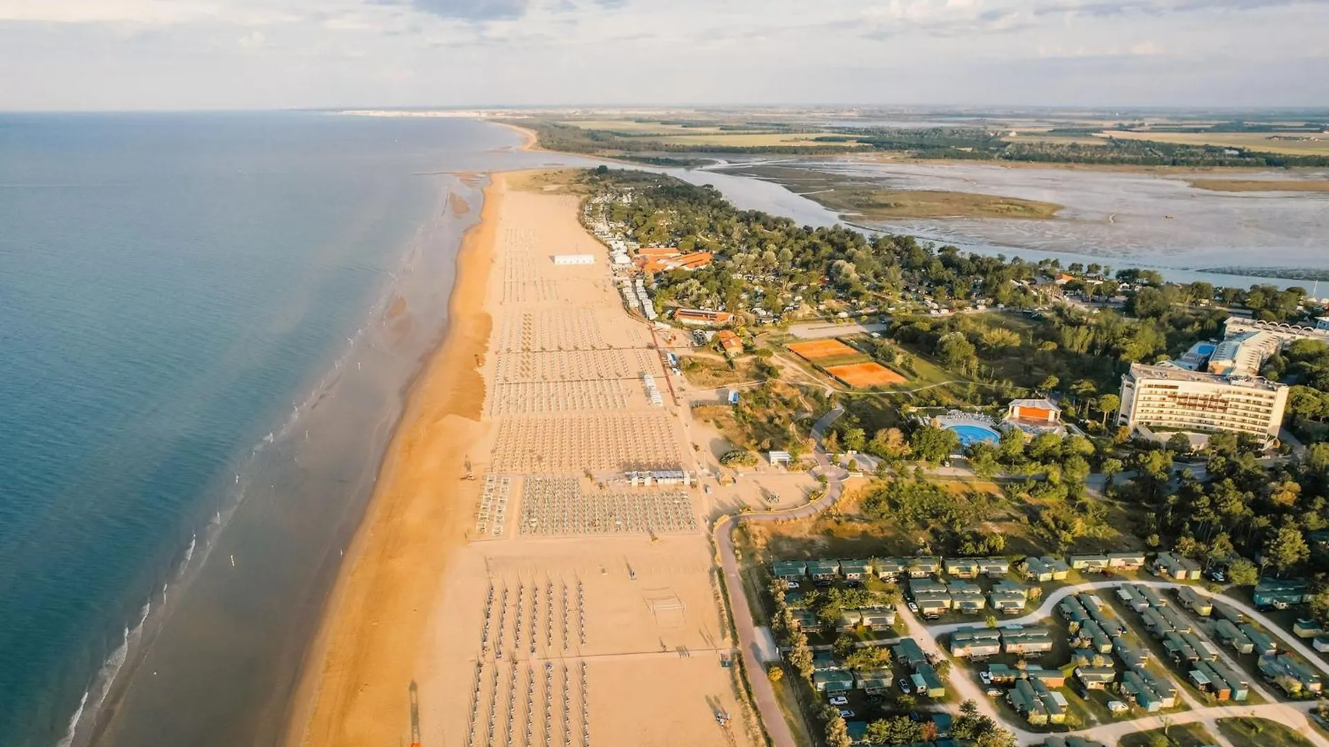 Lovely Flat 100M From The Beach Ideal For 6 Guests Bibione 0*,  Italy